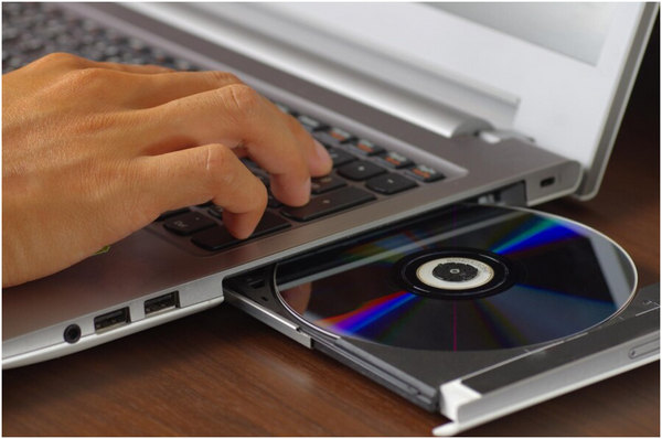 Can I Play Dvd On Laptop